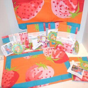Ken Scott Fragoloni Six Placemats One Runner Strawberries Fruit Collection Italy